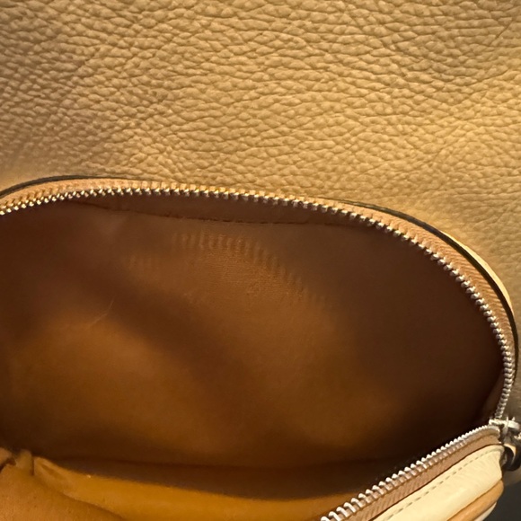 Coach Beige and Cream Women/Men's Backpack In Good Used Condition - Picture 10 of 16